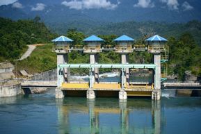 PLTA Kayan Hydro Energy Menuai Pujian Hashim Ketika Resmikan Pabrik Timah Batam