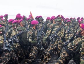 Dikenal Warna Janda, Alasan Baret Marinir Warna Ungu Ternyata Berkaitan dengan Nyai Roro Kidul
