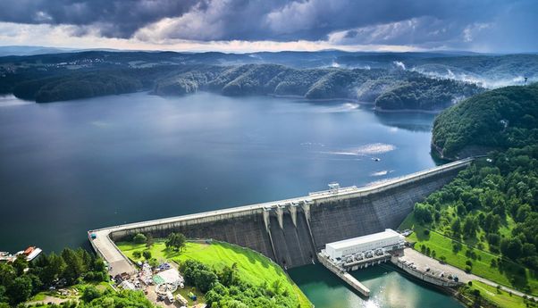 PLTA Besai Kemu: Komitmen United Tractors Dalam Perkuat Transisi Energi Nasional