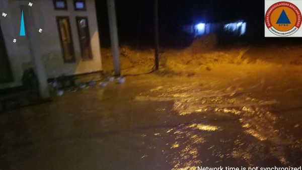 Kemarin Sore Banjir Menerjang Kabupaten Bogor, Apa Saja Dampaknya?