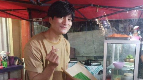 Mirip Lee Min Ho, Penjual Nasi Kuning Ini Viral Meski Pernah Dibully