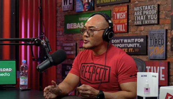 Buntut Chat ‘Orang Penting’, Deddy Corbuzier Beberkan Sudah 3 Kali Undang Dharma-Kun tapi Ditolak