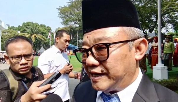 MK Putuskan SD-SMP Gratis, Mendikdasmen: Keputusan Itu Final dan Binding, Tidak Ada Alasan Tidak Ikut