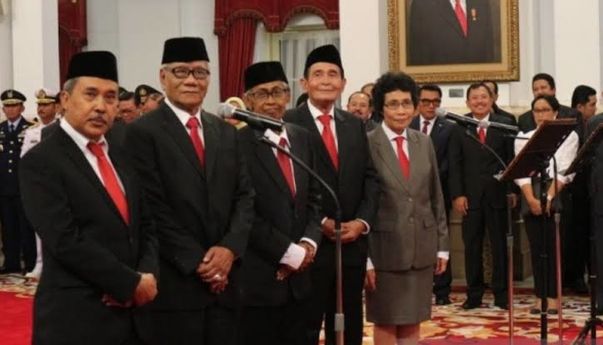 5 Dewan Pengawas KPK Telah Dilantik, Ini Profil Singkatnya