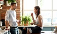Studi Temukan Pasangan Berkomunikasi Jujur Tentang Pekerjaannya Miliki Tingkat Kepuasan Hidup Lebih Tinggi