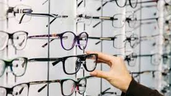 Inilah Jenis - Jenis Kacamata Wajib Diketahui untuk Menunjang Penampilan