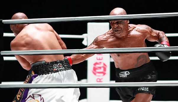 Hasil Mike Tyson vs Roy Jones Jr: Laga Berakhir Imbang, Iron Mike Tampil Dominan