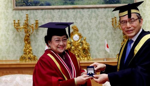 Guru Besar UNP Beberkan Megawati Memang Pantas Mendapatkan Gelar Professor