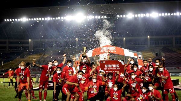 Ultah ke-52, Gelar Juara Piala Menpora 2021 jadi Kado Terindah untuk Pelatih Persija Sudirman