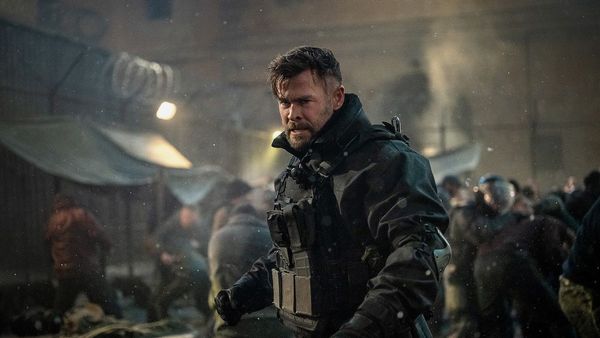 Chris Hemsworth Kembali Jadi Tyler Rake dalam Film Terbaru Netflix “Extraction 2”