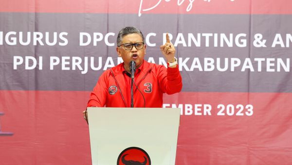 Zulhas Sebut Jokowi Jadi Kader PAN, Hasto: Pak Zul Akan Tunjukkan KTA-nya