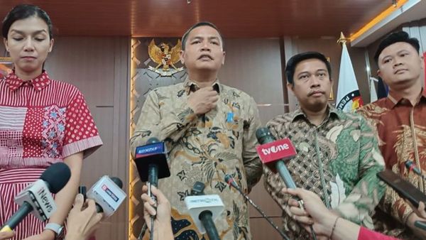 KPU Tetapkan Pasangan Dharma-Kun Penuhi Syarat Calon Independen Pilgub Jakarta