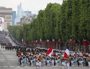 Prabowo Bangga Kontingen TNI-Polri Tampil di Parade Militer Bastille Day: Simbol Eratnya Kerja Sama RI–Prancis