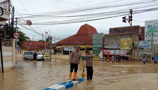 Aktivitas Lumpuh, Banjir Sampang Memakan Korban Jiwa