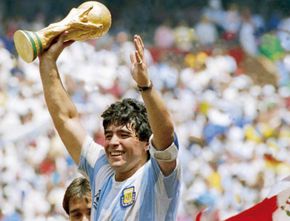 Kenang Diego Maradona, Napoli Usul Ganti Nama Stadion Jadi San Paolo-Maradona