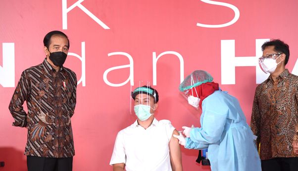 Nicholas Saputra Viral di Sosmed, Tegur Petugas Vaksinasi yang Dihadiri Jokowi