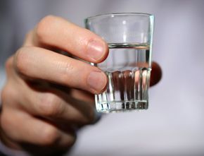 YouTuber Rusia Tewas Usai Tenggak 1,5 Liter Vodka Saat Siaran Langsung