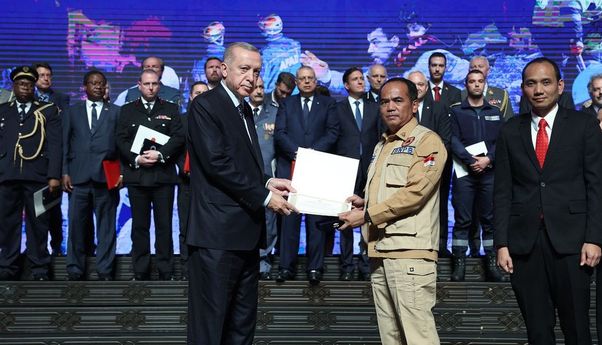 Presiden Erdogan Berikan Medali Penghargaan ke Indonesia atas Bantuan Kemanusiaan Pasca Gempa Turki
