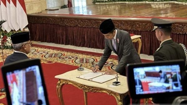 Presiden Jokowi Resmi Lantik Marthinus Hukom Jadi Kepala BNN Gantikan Petrus Golose