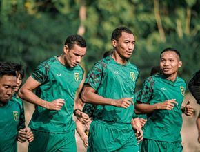 Pelatih Persebaya Surabaya Soroti Perbaikan Mentalitas Pemain