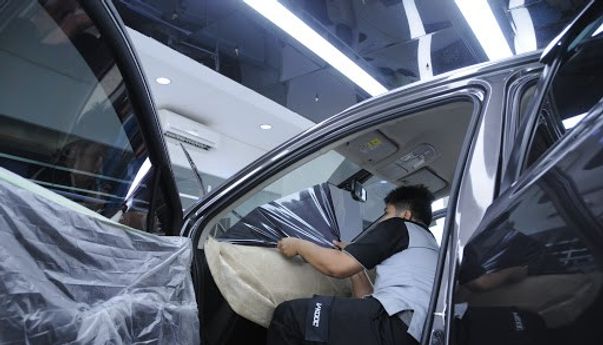 Ketahui Tingkat Kegelapan Standar Kaca Film Mobil yang Bagus Berapa Persen