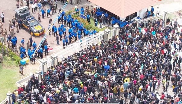 43 Demonstran Ditangkap dari Bentrok di Kantor BP Batam, 26 Personel Luka-luka