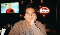 Pamer Otot Perut, Potret Seksi Jefri Nichol Bikin Warganet Hamil Online