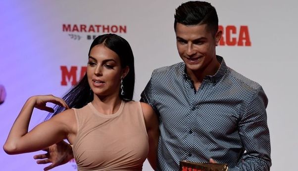 Bikin Iri, Jatah Bulanan Kekasih Ronaldo Setara Beli Rumah
