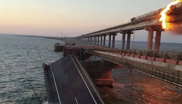 Putin Tuding Ukraina Atas Ledakan di Jembatan Krimea: Aksi Terorisme Targetkan Infrastruktur Warga Sipil