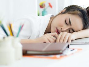 Cukup 20-30 Menit, Ini 8 Manfaat Tidur Siang untuk Kesehatan