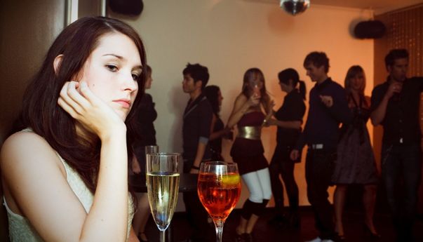 Ketahui Ciri Orang Introvert Jatuh Cinta yang Perlu Kamu Ketahui