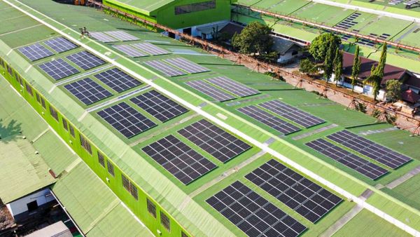 Manfaatin Energi Surya Bikin KAI Hemat Rp2,5 Miliar