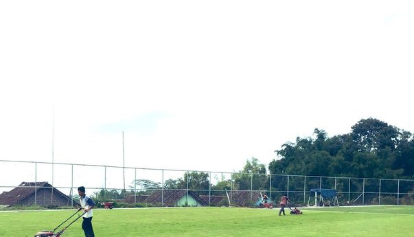 Berita Terbaru di Jogja: Karang Taruna Kepuharjo Sleman Bangun Lapangan Bola Kelas Internasional