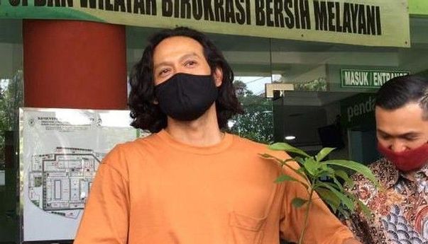 Setelah Direhabilitasi 6 Bulan, Dwi Sasono Hari Ini Bebas dan Diperbolehkan Pulang