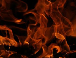 Rumah Penyimpanan Minyak Goreng di Ciracas, Jakarta Timur Hangus Terbakar