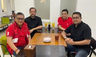 Sekjen PDIP Bertemu Sekjen Demokrat di Blok M, Bahas Jadwal Pertemuan Puan dan AHY