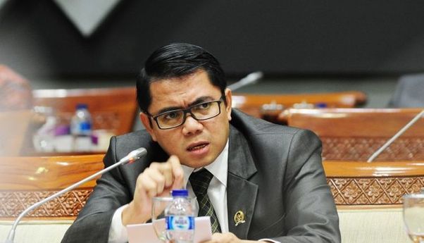 Arteria Dahlan Ketahuan Pakai Bahasa Sunda ‘Ujug-ujug’ dalam Rapat, Budayawan: Katanya Gak Boleh