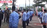 Gibran Rakabuming Punya Hobi Baru Sehabis Upacara, Menyamperi Semua Peserta