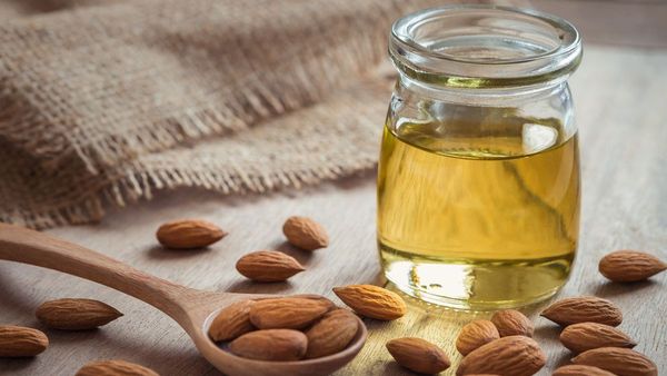 Selain Bagus untuk Kesehatan Tubuh, Inilah Sederet Manfaat Minyak Almond untuk Kesehatan Rambut
