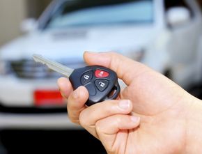 Manfaat Pasang Alarm Mobil Lengkap dengan Merk