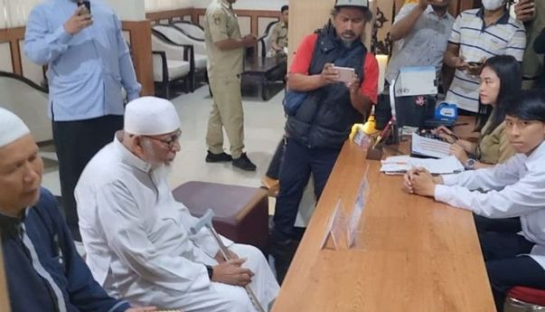 Abu Bakar Ba'asyir Tulis Surat untuk Prabowo, Dititipkan Lewat Gibran