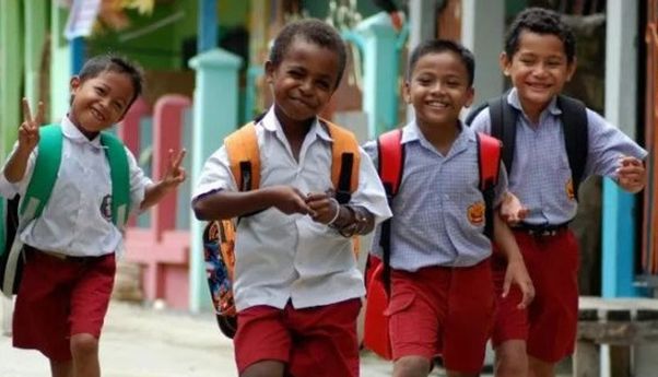 Pemkab Sukamara Gratiskan Seragam Sekolah dari SD hingga SMA