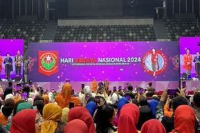 Presiden Jokowi Didampingi Ibu Iriana Hadiri Acara Puncak Hari Kebaya Nasional