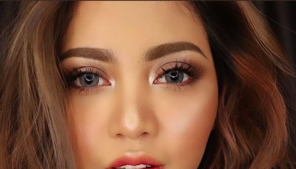 Selebgram Rachel Vennya Lepas Hijab, Netizen: Foto Lama Dosa Baru