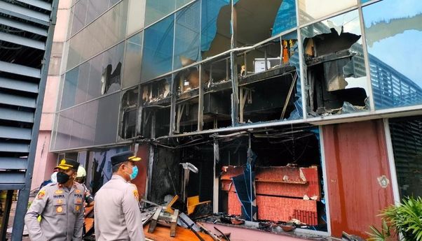 Gedung Kemenkumham Terbakar, Belasan Unit Mobil Pemadam Dikerahkan