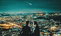 Pilih Waktu yang Tepat, Nikmati Romantisme Paralayang Batu Malam Hari