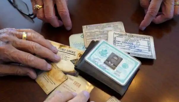 Dompet Ini Kembali ke Pemiliknya Setelah 53 Tahun Menghilang di Antartika