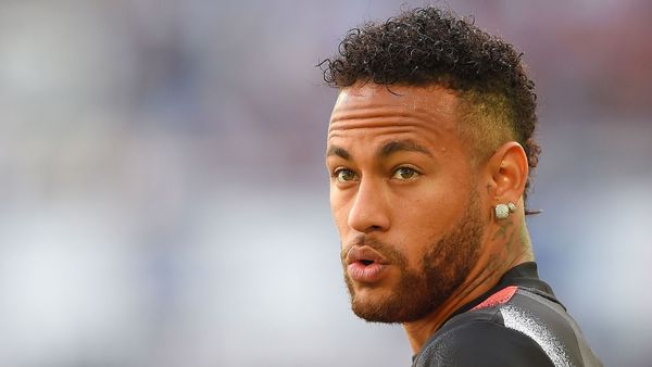 Viral Umpan Bokong Neymar, PSG Menang Telak