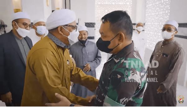 Dilaporkan Soal ‘Tuhan Bukan Orang Arab’, Jenderal Dudung Sampai Datangi 2 Habib di Jatim dan Bilang Begini