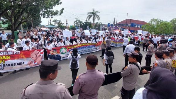 Ribuan Honorer Unjuk Rasa di Kantor Gubernur Bengkulu, Tuntut Pengangkatan Jadi PPPK